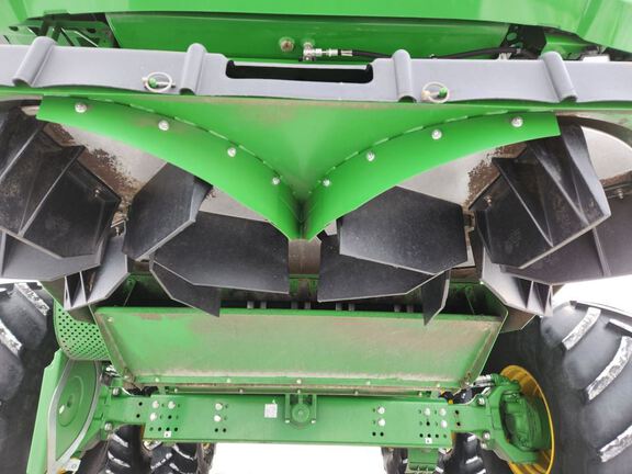 2024 John Deere S780 Combine