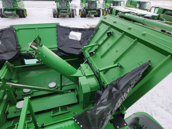 2024 John Deere S780 Combine