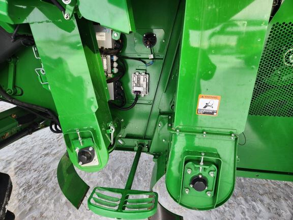 2024 John Deere S780 Combine