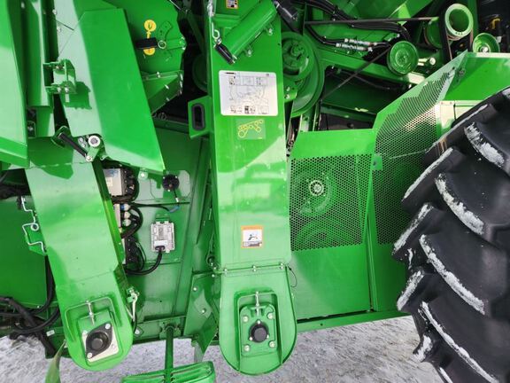 2024 John Deere S780 Combine