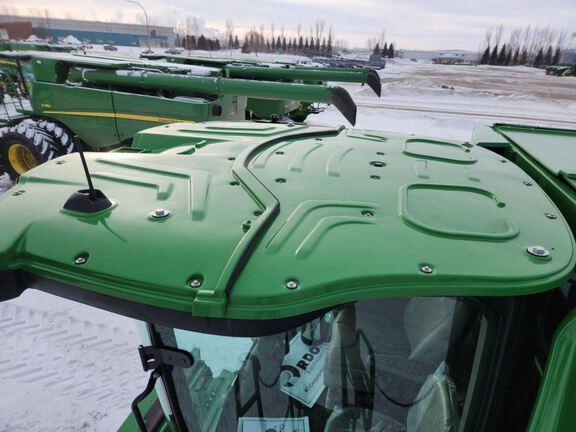 2024 John Deere S780 Combine