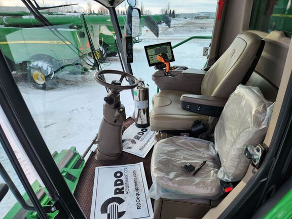 2024 John Deere S780 Combine