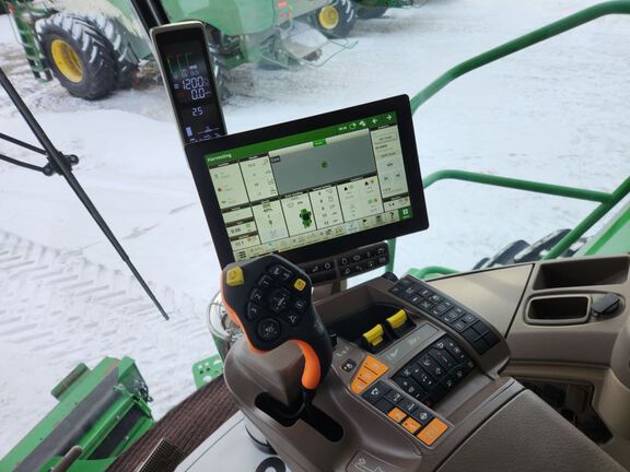 2024 John Deere S780 Combine