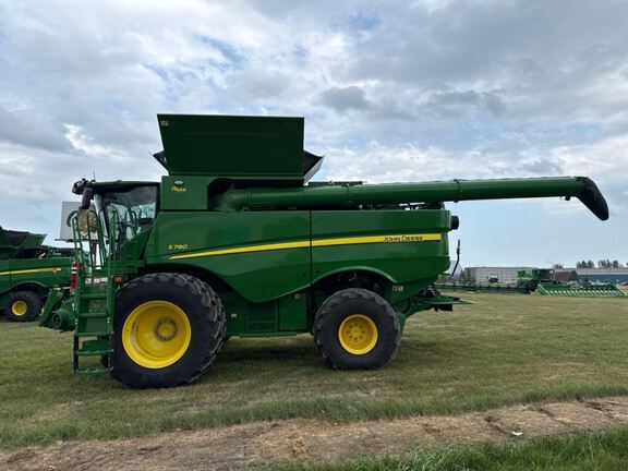 2024 John Deere S780 Combine