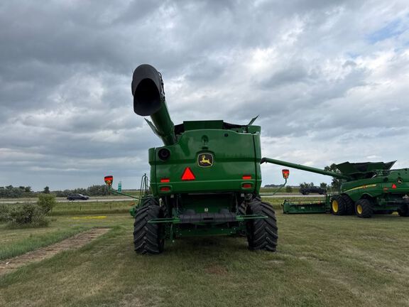 2024 John Deere S780 Combine