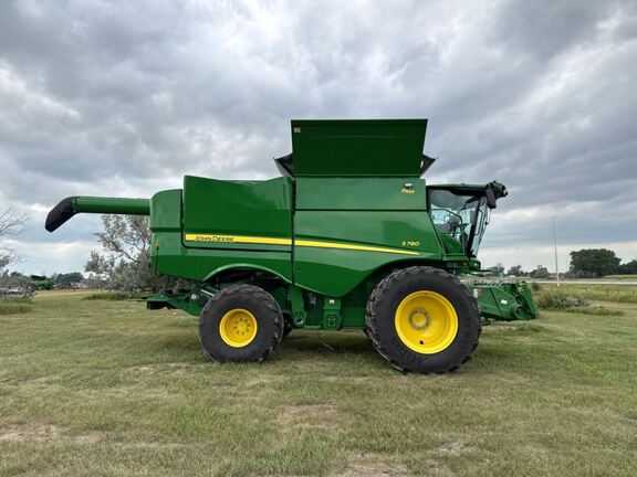 2024 John Deere S780 Combine