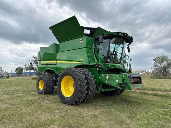 2024 John Deere S780 Combine