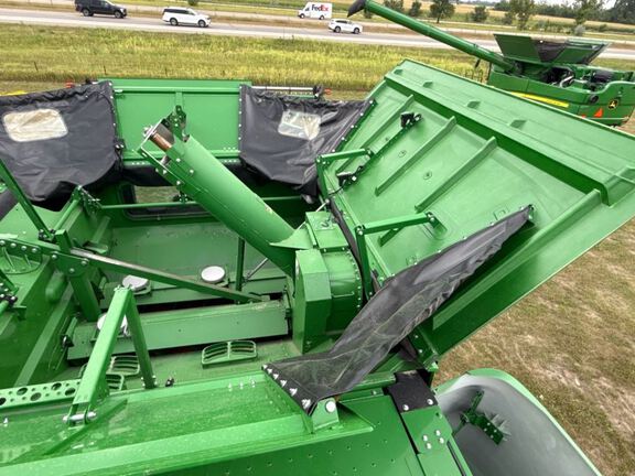 2024 John Deere S780 Combine