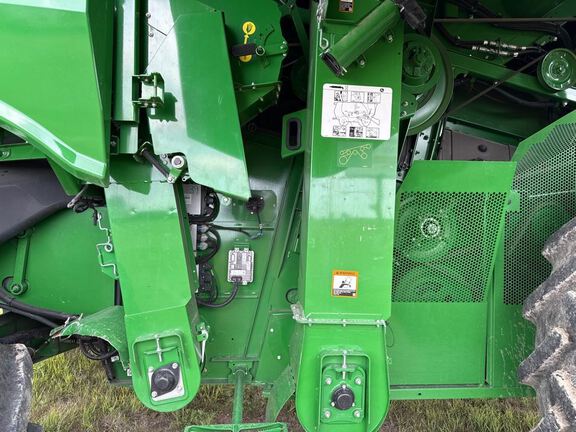 2024 John Deere S780 Combine