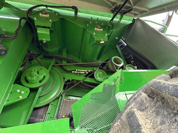 2024 John Deere S780 Combine