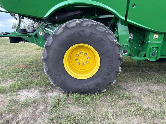 2024 John Deere S780 Combine