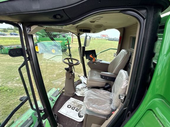 2024 John Deere S780 Combine