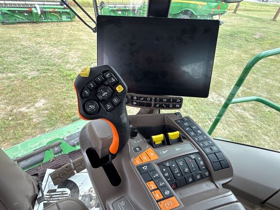 2024 John Deere S780 Combine