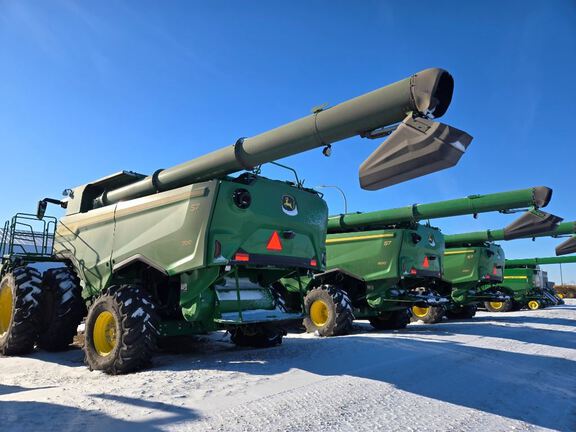 2025 John Deere S7 700 Combine