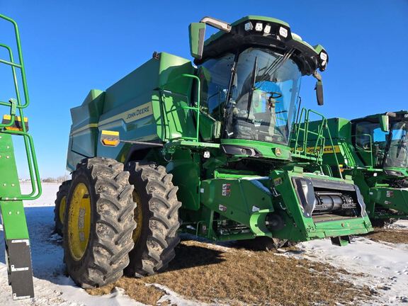 2025 John Deere S7 700 Combine