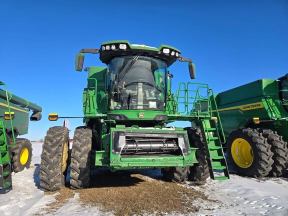 2025 John Deere S7 700 Combine