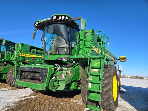 2025 John Deere S7 800 Combine