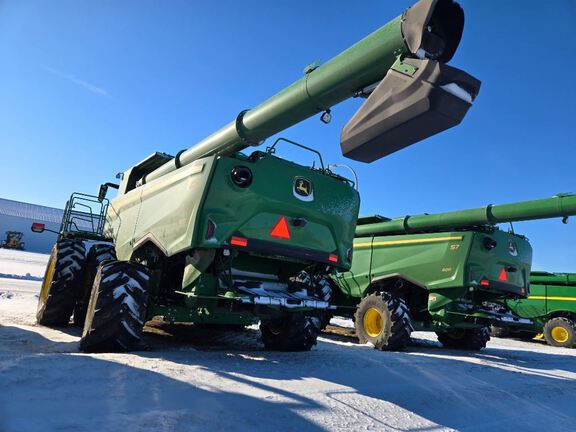 2025 John Deere S7 800 Combine