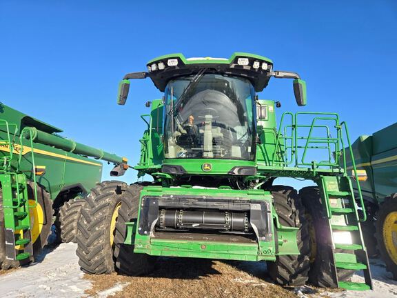 2025 John Deere S7 800 Combine