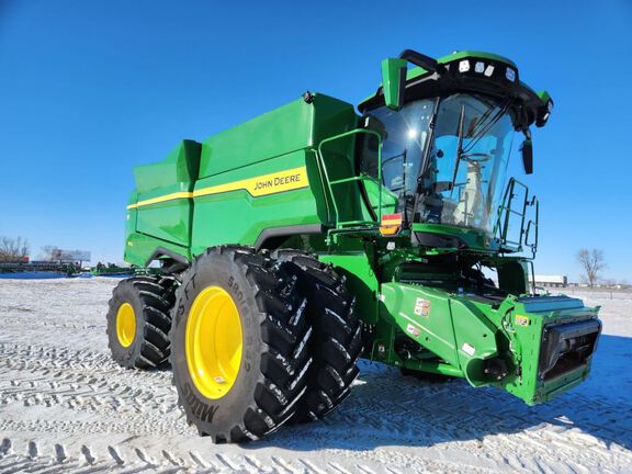 2025 John Deere S7 800 Combine