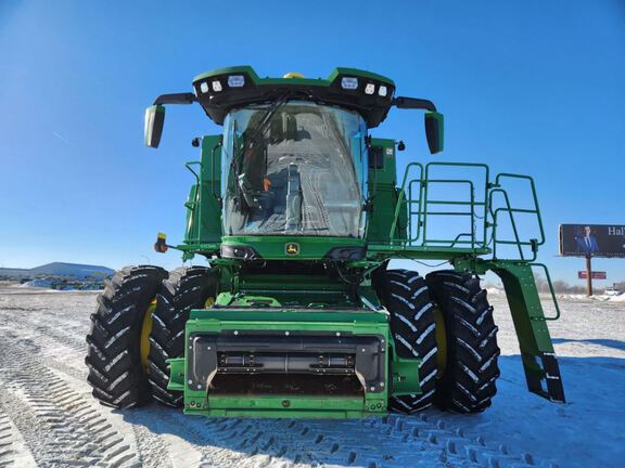 2025 John Deere S7 800 Combine