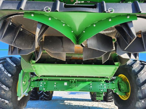 2025 John Deere S7 800 Combine