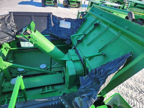 2025 John Deere S7 800 Combine
