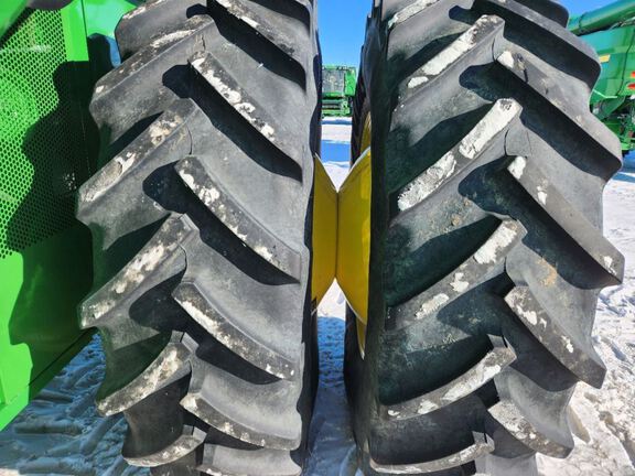 2025 John Deere S7 800 Combine