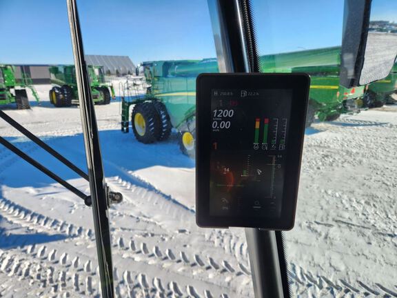 2025 John Deere S7 800 Combine