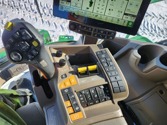 2025 John Deere S7 800 Combine