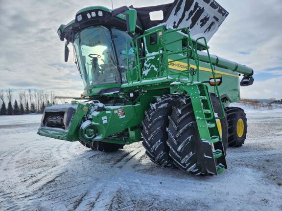2025 John Deere S7 800 Combine