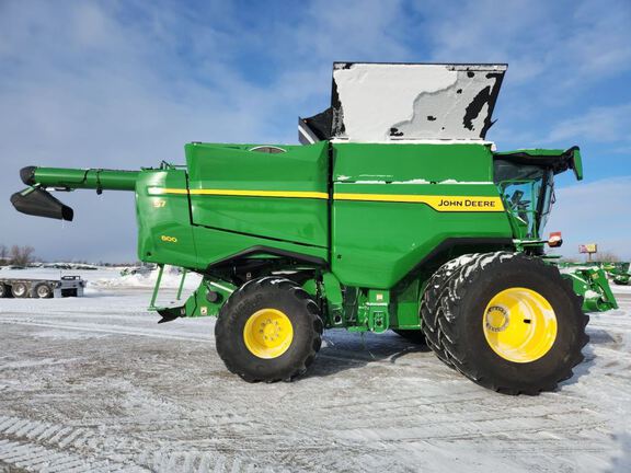 2025 John Deere S7 800 Combine
