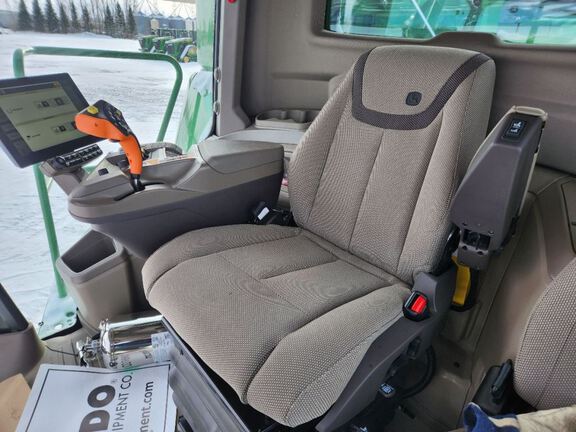 2025 John Deere S7 800 Combine