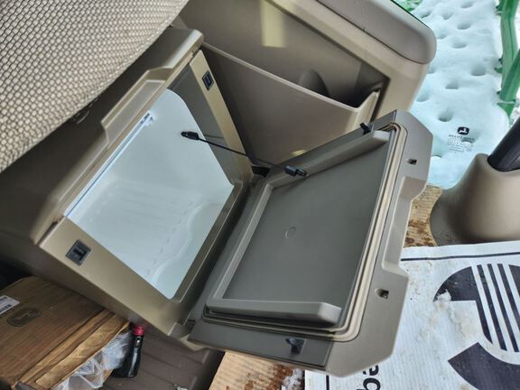 2025 John Deere S7 800 Combine