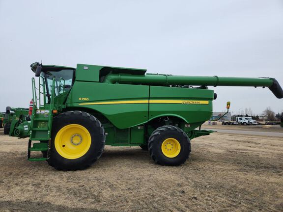 2024 John Deere S780 Combine