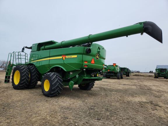 2024 John Deere S780 Combine