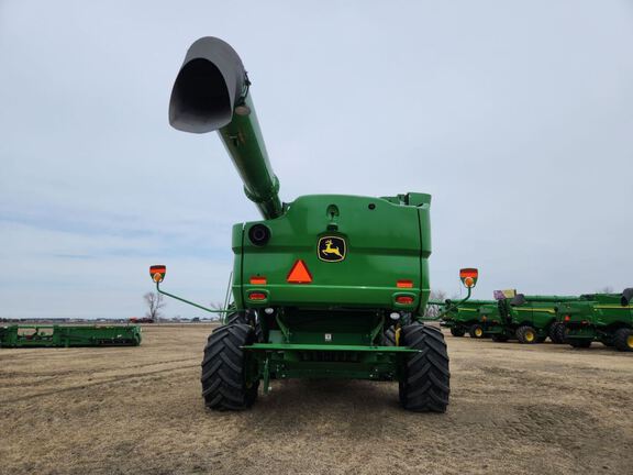 2024 John Deere S780 Combine
