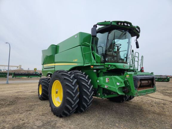 2024 John Deere S780 Combine