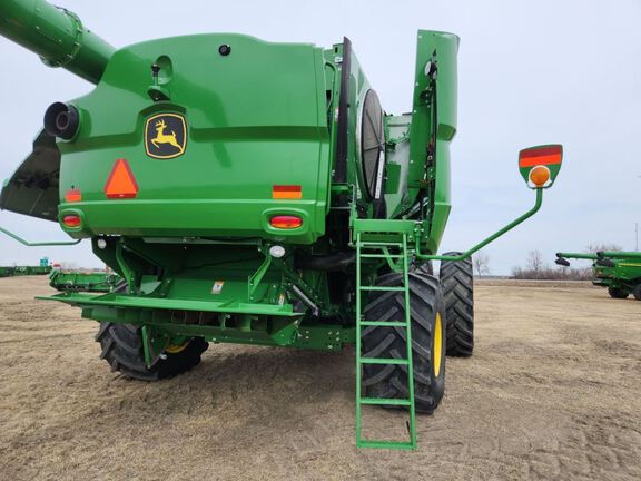 2024 John Deere S780 Combine