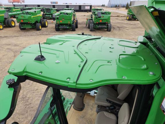 2024 John Deere S780 Combine