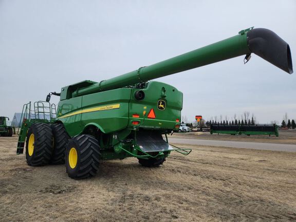 2024 John Deere S780 Combine