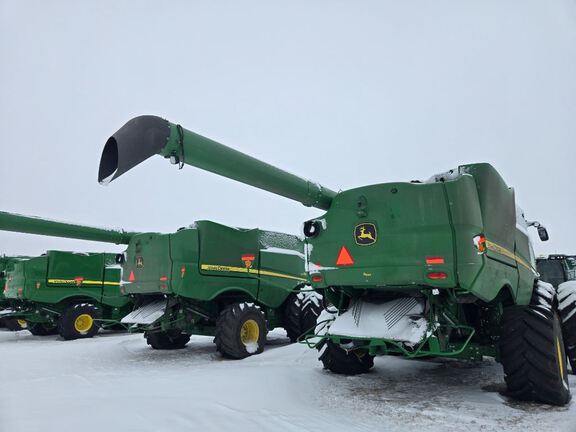 2024 John Deere S780 Combine