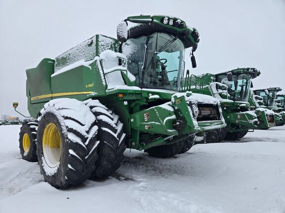 2024 John Deere S780 Combine