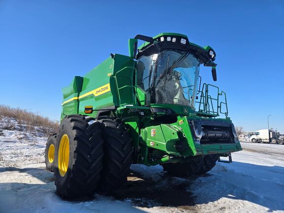 2025 John Deere S7 800 Combine