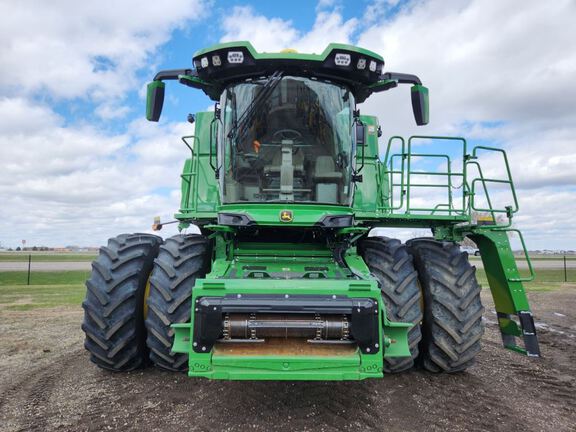 2025 John Deere S7 800 Combine