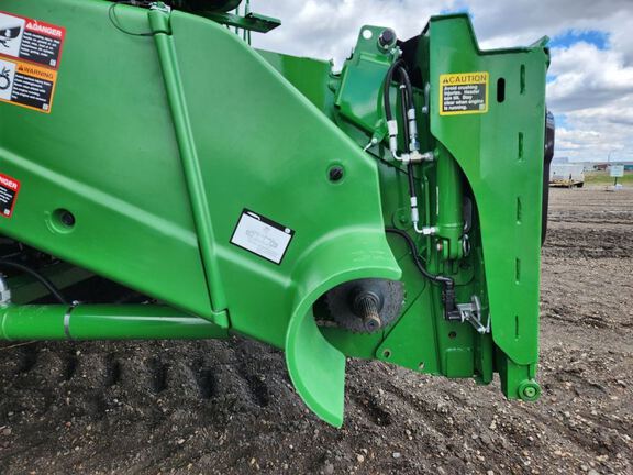 2025 John Deere S7 800 Combine