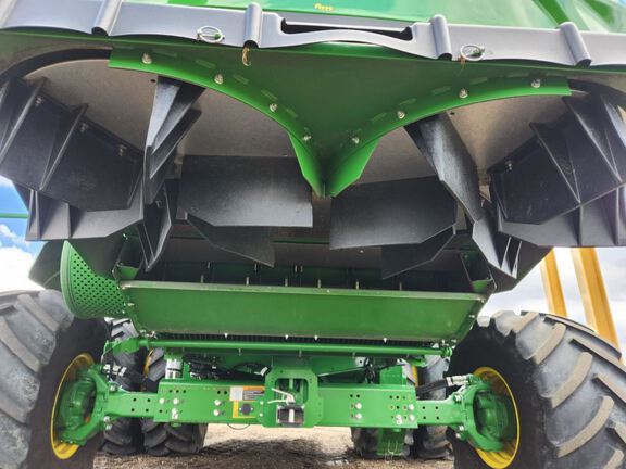 2025 John Deere S7 800 Combine