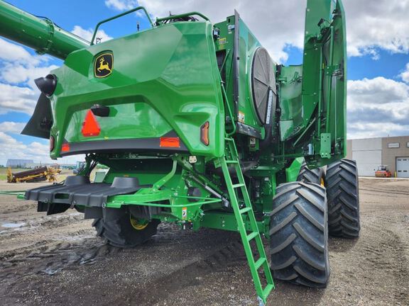 2025 John Deere S7 800 Combine