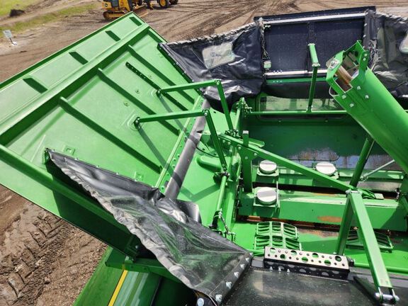 2025 John Deere S7 800 Combine