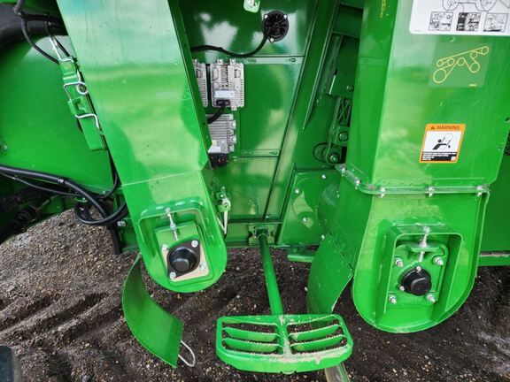 2025 John Deere S7 800 Combine